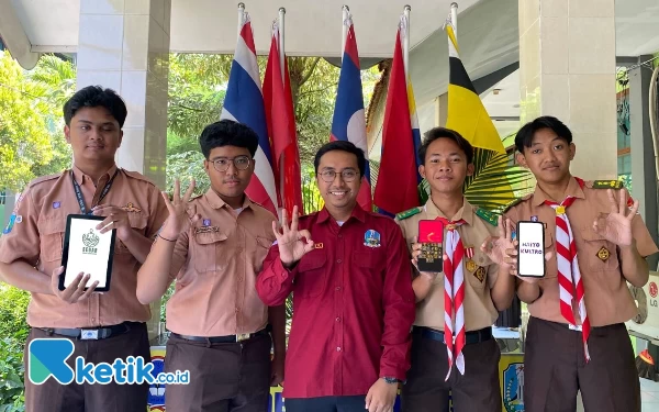 Thumbnail Berita - Ciptakan Aplikasi SEGAR untuk Tingkatkan Kesehatan Fisik dan Mental, Anggota Pramuka SMAN 3 Sidoarjo Menuai Apresiasi