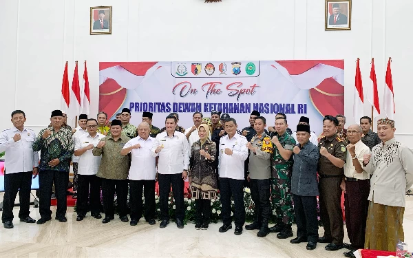 Thumbnail Berita - Setjen Dewan Ketahanan Nasional Kunjungan ke Bojonegoro, Wujudkan Stabilitas Keamanan Pasca Pemungutan Suara Pemilu