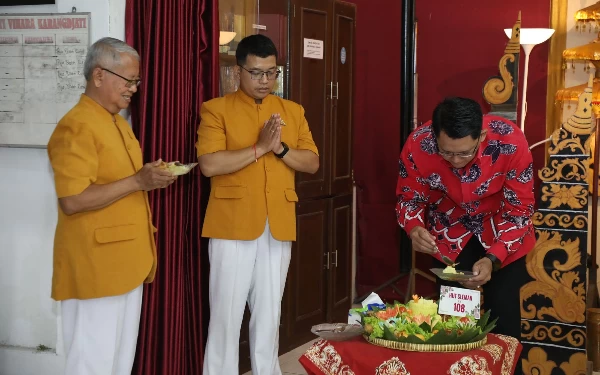 Wabup Danang Ajak Umat Buddha Doakan yang Terbaik Bagi Kabupaten Sleman