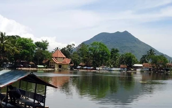 Uniknya Situ Cangkuang di Garut, Terdapat Candi Hindu dan Makam Tokoh Islam