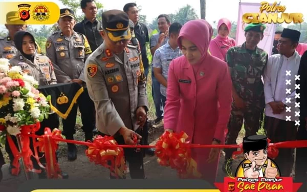 Thumbnail Berita - Sambut HUT Bhayangkara, Polres Cianjur Salurkan Bantuan Sumur Bor dan Sembako untuk Masyarakat