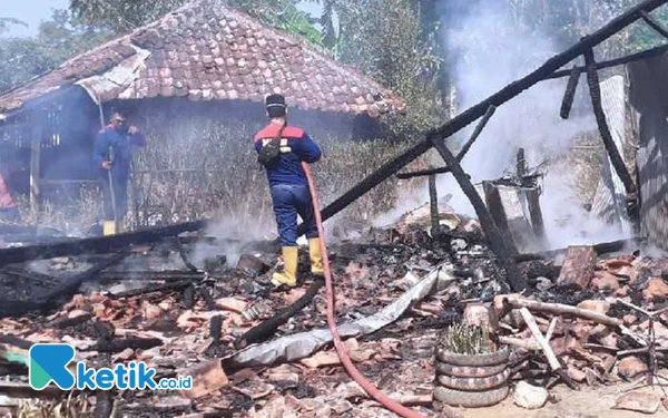 Thumbnail Berita - Rumah Petani di Sampang Terbakar, Diduga Akibat Korsleting Listrik