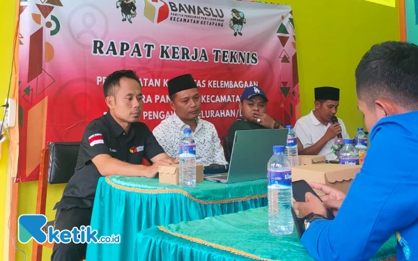 Thumbnail Berita - Gandeng Panwascam Ketapang dan Sokobanah, PJS Edukasi ke PKD Soal Penguatan Medsos