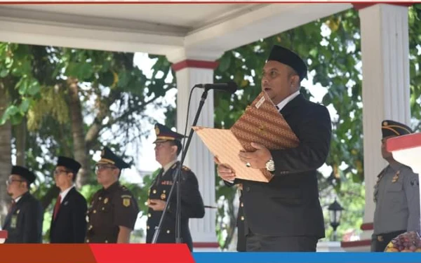 Thumbnail Komitmen Pemkab Cianjur untuk membulatkan tekad, siap mempertahankan dan mengamalkan nilai-nilai Pancasila di Lapang Setda (01/10/2024) (Foto: Prokopim Cianjur)