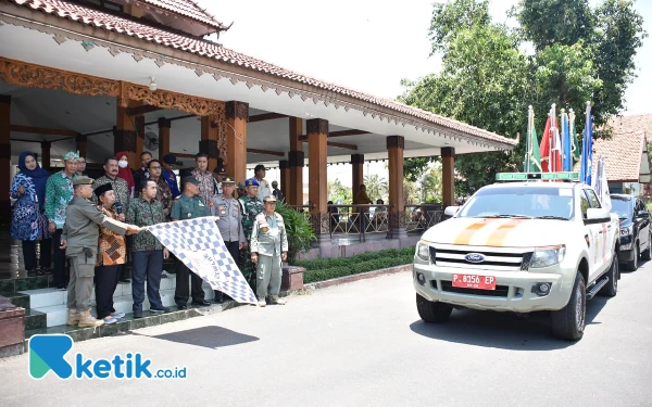 Thumbnail Berita - Satpol PP Situbondo Terima Kirab Pataka Jer Besuki Mawa Beya dari Satpol PP Kabupaten Bondowoso