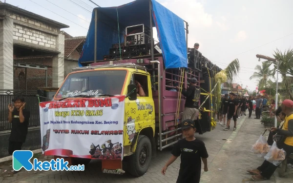 Thumbnail Berita - Heboh! Sedekah Bumi Dusun Ngablak Bikin Horeg Gresik Selatan