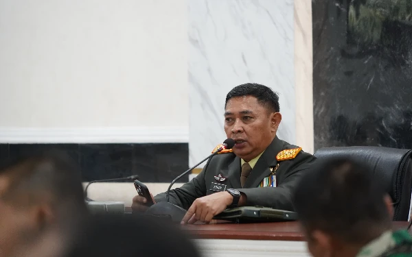 Thumbnail Berita - Pangdam XIV/Hasanuddin Tekankan Netralitas TNI Jelang Pilkada Serentak 2024