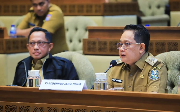 Thumbnail Berita - Rapat dengan Komisi II DPR RI, Pj Gubernur Jatim: Persiapan Pilkada Serentak 2024 Lancar