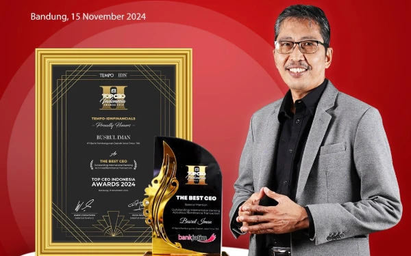 Thumbnail Berita - Transaksi Perbankan Internasional Bank Jatim Melesat, Busrul Iman Sabet Anugerah Best CEO