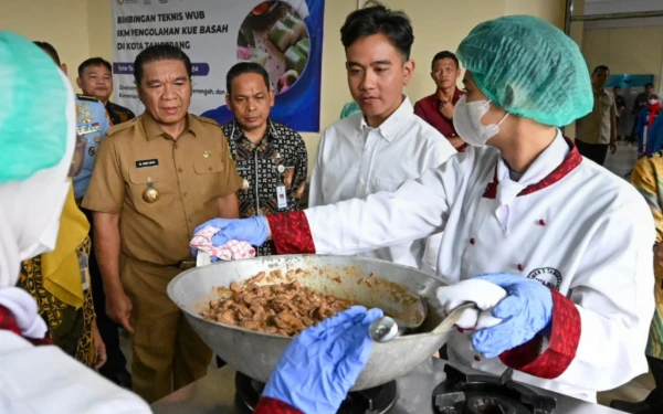 Thumbnail Berita - Wapres Beberkan Program Makan Gratis juga Diterapkan di Ponpes