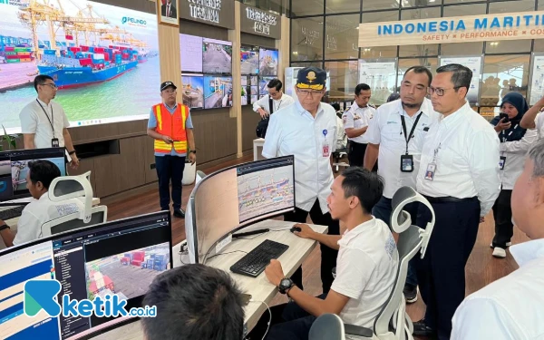 Thumbnail Berita - Jelang Libur Nataru 2024/2025, Kemenhub Cek Kesiapan Pelabuhan Tanjung Emas Semarang