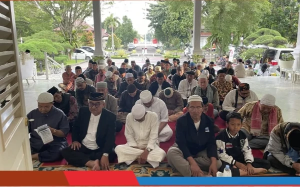 Thumbnail Berita - Rutin Gelar Pengajian Ihya Ulumuddin, Ikhtiar Pemkab Cianjur Perkuat Kesehatan Rohani Masyarakat