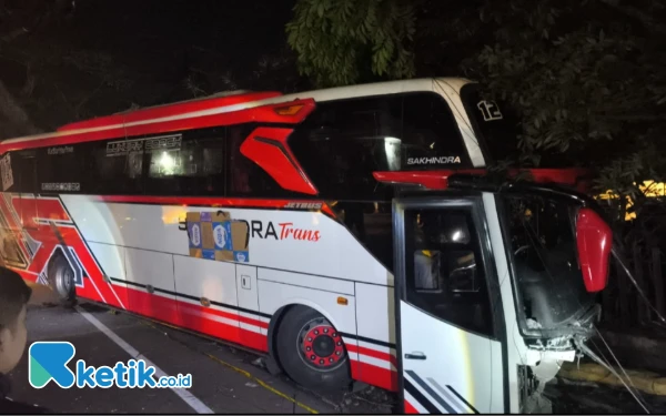 Thumbnail Berita - Saat Kecelakaan di Kota Batu, Bus Pariwisata Bawa 43 Pelajar SMK dari Bali