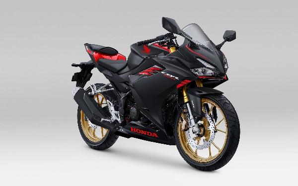 Thumbnail Berita - Motor Sport Honda Terlaris New CBR150R Tampil Makin Agresif, Harga Mulai Rp38 Jutaan